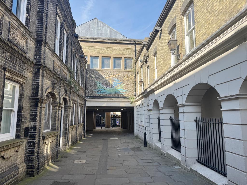 Lot: 112 - ICONIC & HISTORIC PERIOD HIGH STREET BUILDING WITH POTENTIAL - View of rear looking towards the High Street